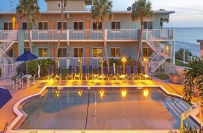 A heated pool - 2 bed/1 bath beachfront condo on Ana Maria Island (Bradenton Beach)