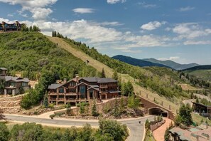 Exterior - Abode at Chateau Jordan, ski-in/ski-out, hot tub, gated, Deer Valley (Heber City)
