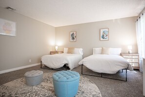 4 chambres, bureau, fer et planche à repasser, accès au Wi-Fi (inclus)