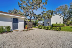 Exterior - Lakefront Retreat w/ Kayaks & Fire Pit in Clermont (Clermont)