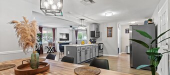 Stunning 4/2 Ranch Style Home near Tampa Bay