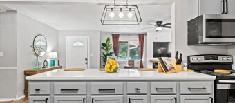 Stunning 4/2 Ranch Style Home near Tampa Bay