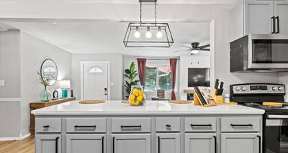 Stunning 4/2 Ranch Style Home near Tampa Bay