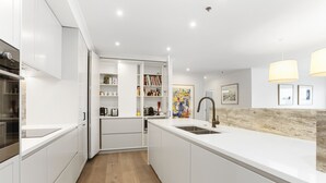 Leilighet – deluxe | Eget kjøkken | Espressomaskin, kaffetrakter/tekoker, kjøleskap og mikrobølgeovn