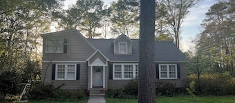 Family home 1 mi from downtown Opelika & 6.7 mi from Jordan-Hare