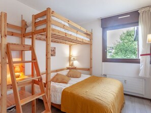 1 bedroom, travel cot, WiFi, bed sheets - Cosy apartment for 4 people with WIFI, TV and balcony (Saint-gervais-les-bains)