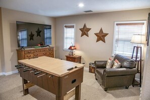 Games room - Stone's Mountain View (Altamont)