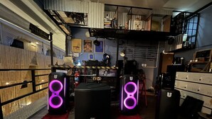 Meja sambut tetamu