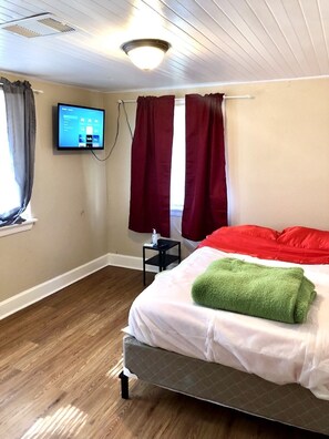 Ropa de cama hipoalergénica y escritorio