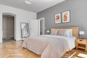 2 slaapkamers, een strijkplank/strijkijzer, wifi, beddengoed
