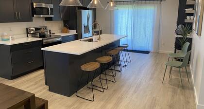 Family getaway with hot tub! Close to Grand Targhee, hiking, fishing, Driggs