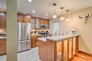 Fridge, microwave, stovetop, dishwasher - Peaceful Edwards Condo w/ Mountain Views! (Edwards)