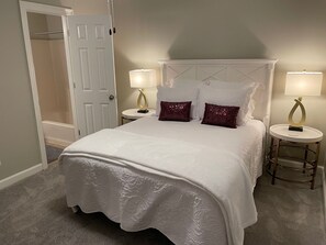 2 slaapkamers, een strijkplank/strijkijzer, gratis wifi, beddengoed