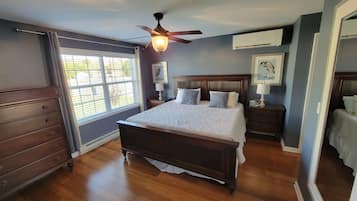 2 bedrooms, travel crib, free WiFi, bed sheets