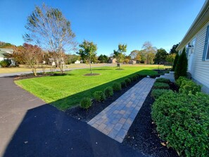 Property grounds - PRICE DROP - HIGHLY RATED! Cozy, single family home close to beach and golf (Ocean View)