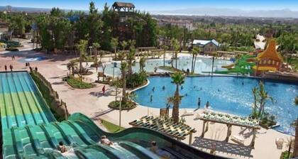APARTBEACH NEW AQUAMARINA 319 VIEWS POOL AND HEATED