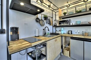 Fridge, microwave, oven, stovetop - Modern Mtn Cabin, Private, Fire Pit (Morganton)