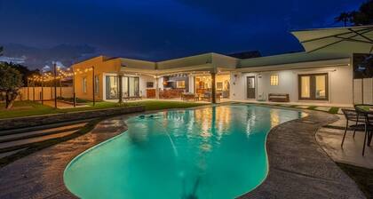 Heated Pool, Bocce Ball, Coffee, & Putting Green