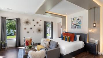 4 camere, una scrivania, ferro/asse da stiro, culla da viaggio