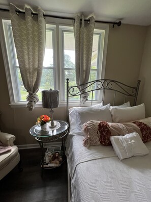 3 habitaciones, caja de seguridad en la habitación y escritorio