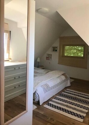 1 chambre, fer et planche à repasser, Wi-Fi, draps fournis