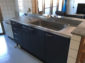 Basic Apartment | Private kitchen | Fridge, microwave, cookware/dishes/utensils - Ms TAKAHARA (Okinawa)