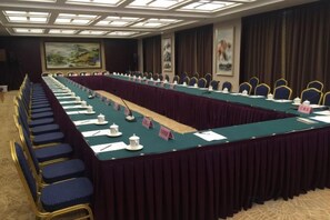 Unclassified image, 3 of 40, button - Sunwu Hot Spring International Hotel (Huimin)