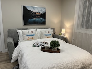3 bedrooms, desk, iron/ironing board, travel cot