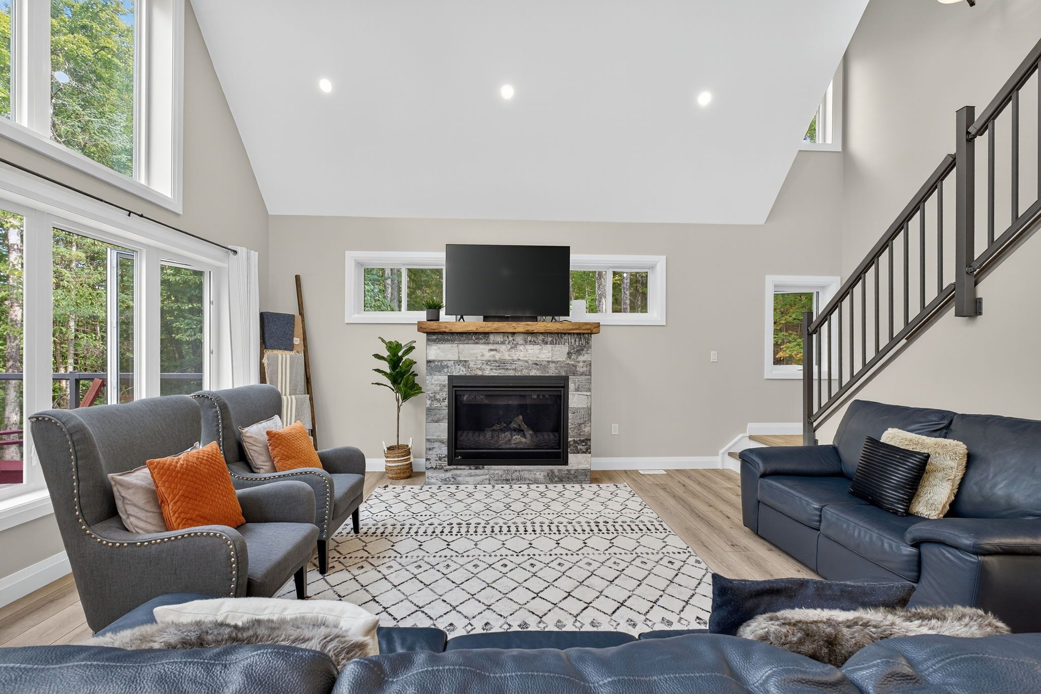 Smart TV, fireplace, video games, table tennis