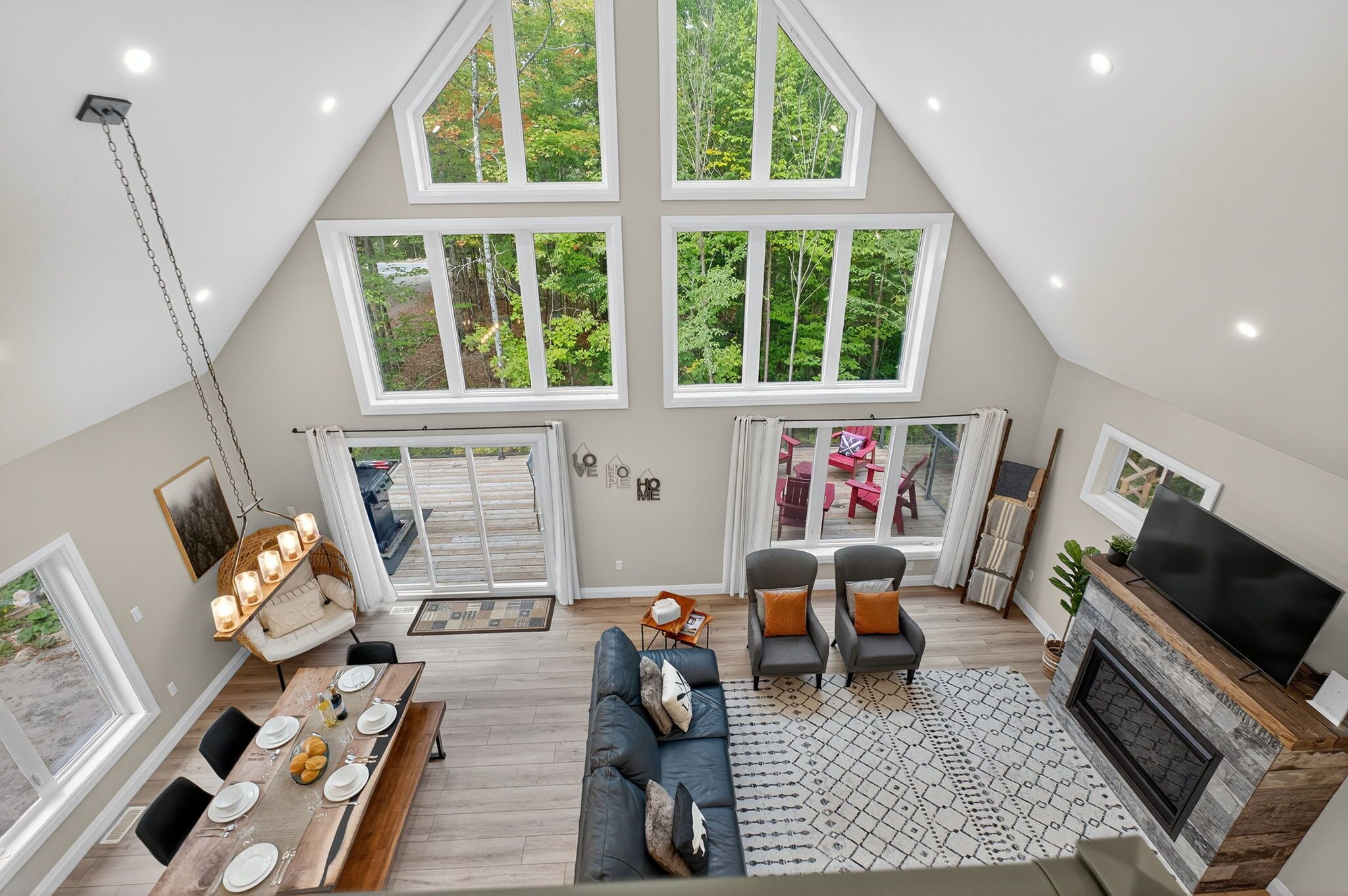 Smart TV, fireplace, video games, table tennis