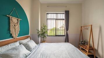 2 bedrooms, desk, iron/ironing board, free WiFi