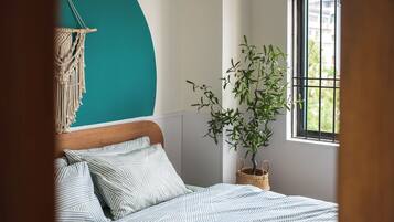 2 bedrooms, desk, iron/ironing board, free WiFi