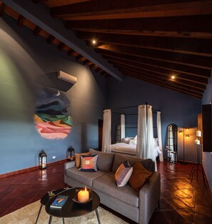 Egyptian cotton sheets, premium bedding, memory foam beds - Balcones 5BR Villa | Weddings | Stunning Views (San Miguel de Allende)