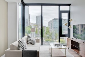 Fernseher, Stereoanlage