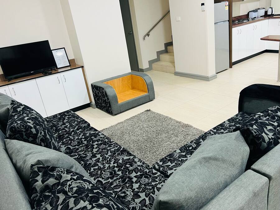 En 56-tommers smart-TV med kabel-kanaler samt TV