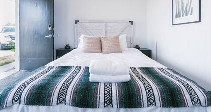 Fillmore Lodge:Comfortable Queen Room - Best Price