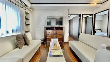 Superior Family Room, Non Smoking | Free WiFi, bed sheets
