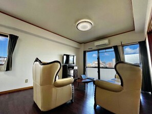 Free WiFi, bed sheets - Hotel Tenshi-Kan Kumoji (Naha)