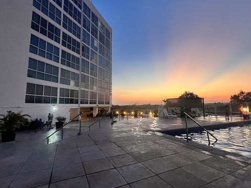 Cozy Condo con piscina en Playa Coronado/Cozy Condo with pool in Coronado