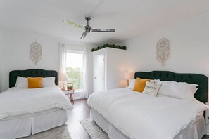 1 habitación, tabla de planchar con plancha, wifi gratis y ropa de cama 