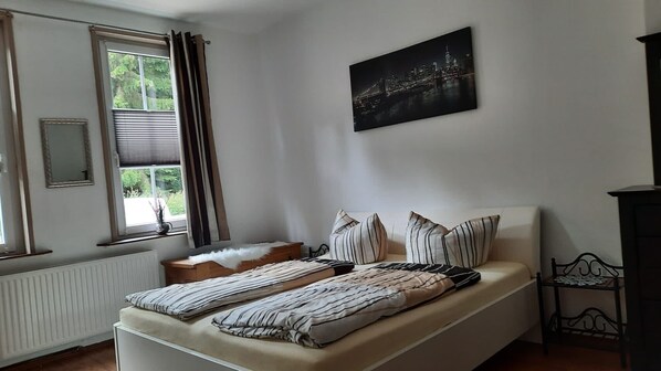 5 bedrooms, travel cot, free WiFi, bed sheets