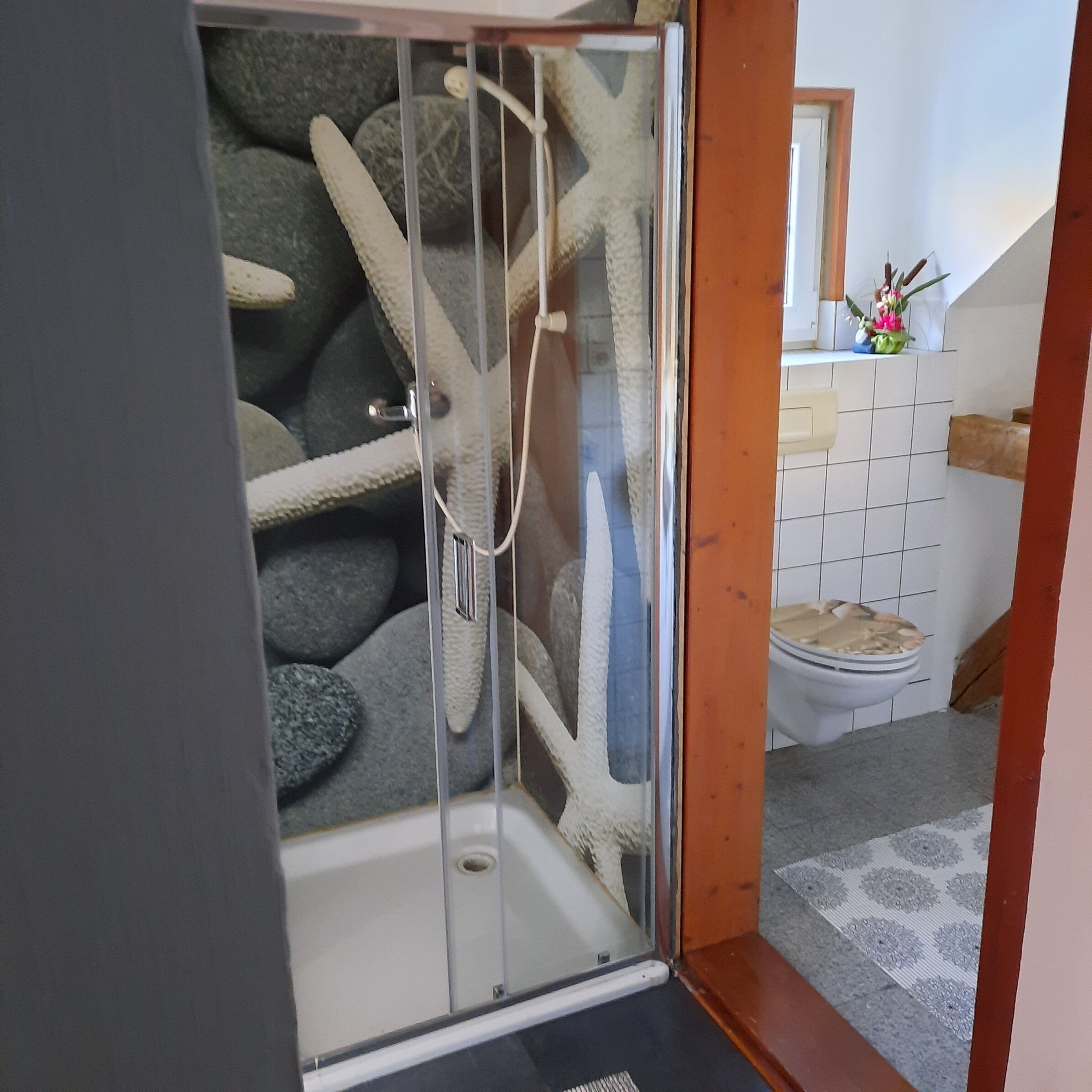 Dusche, Seife, Toilettenpapier