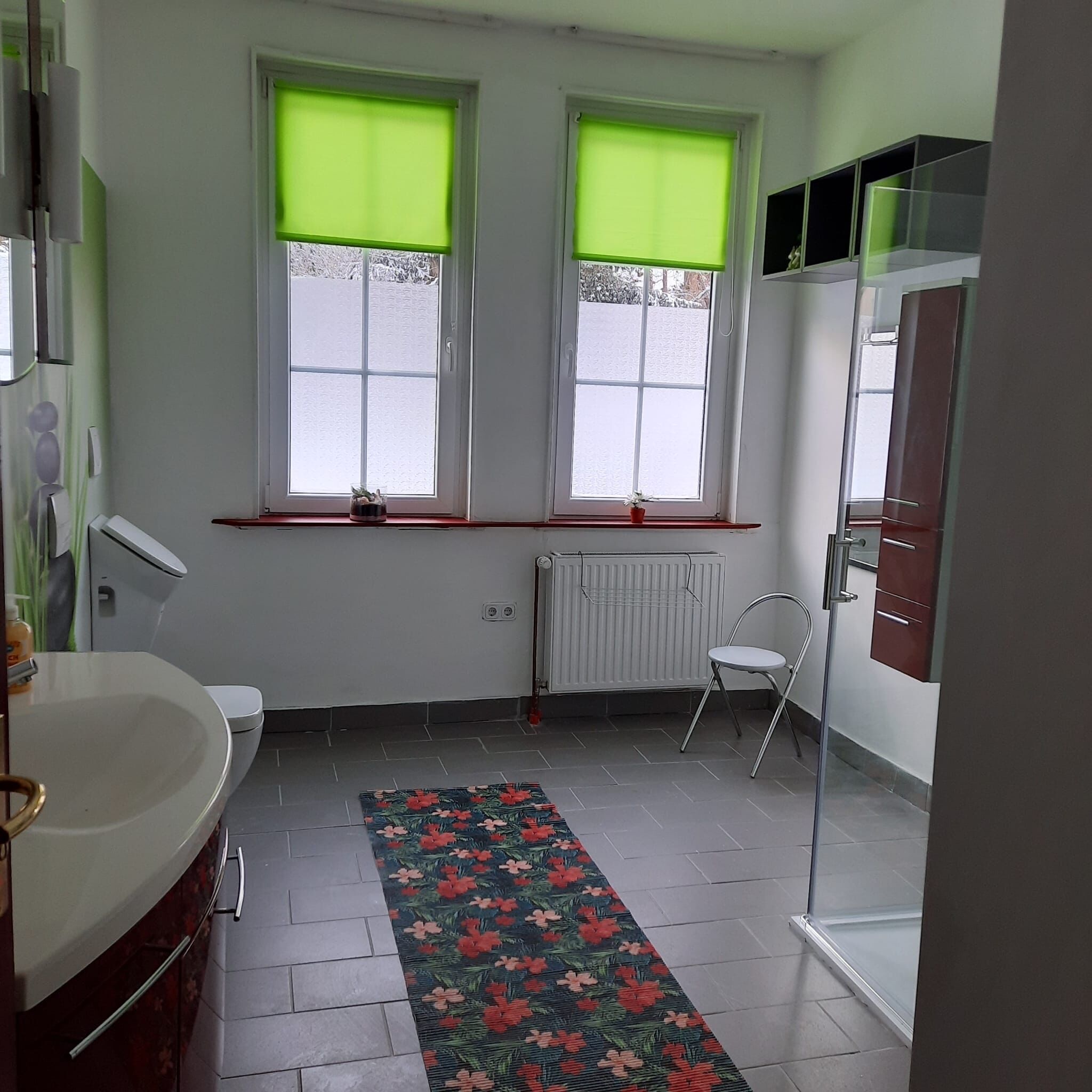 Douche, savon, papier toilette