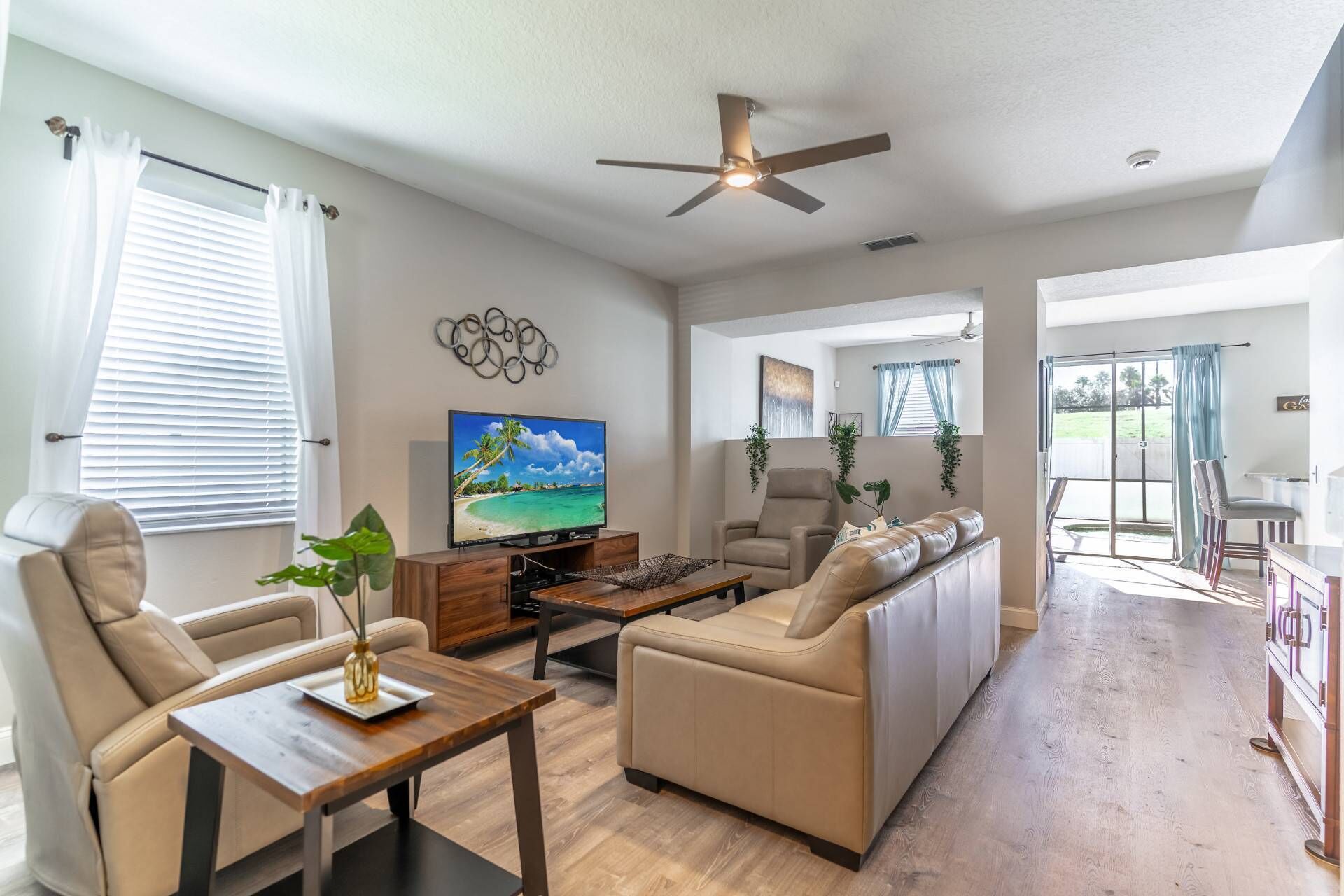 Smart-TV, DVD-Player, Tischfußball