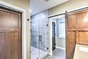 Interior - Chic Plymouth Townhome < 1 Mi to Road America (Plymouth)