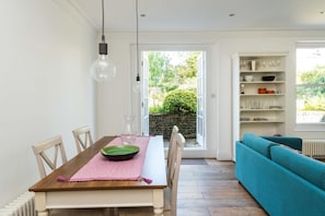 Apartment (3 Bedrooms) | Dining room - Fantastic 3 Bedroom Flat West Hampstead (London)