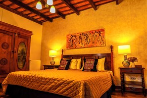 Superior Double Room | Free WiFi, bed sheets - Villa De Antaño (Antigua Guatemala)