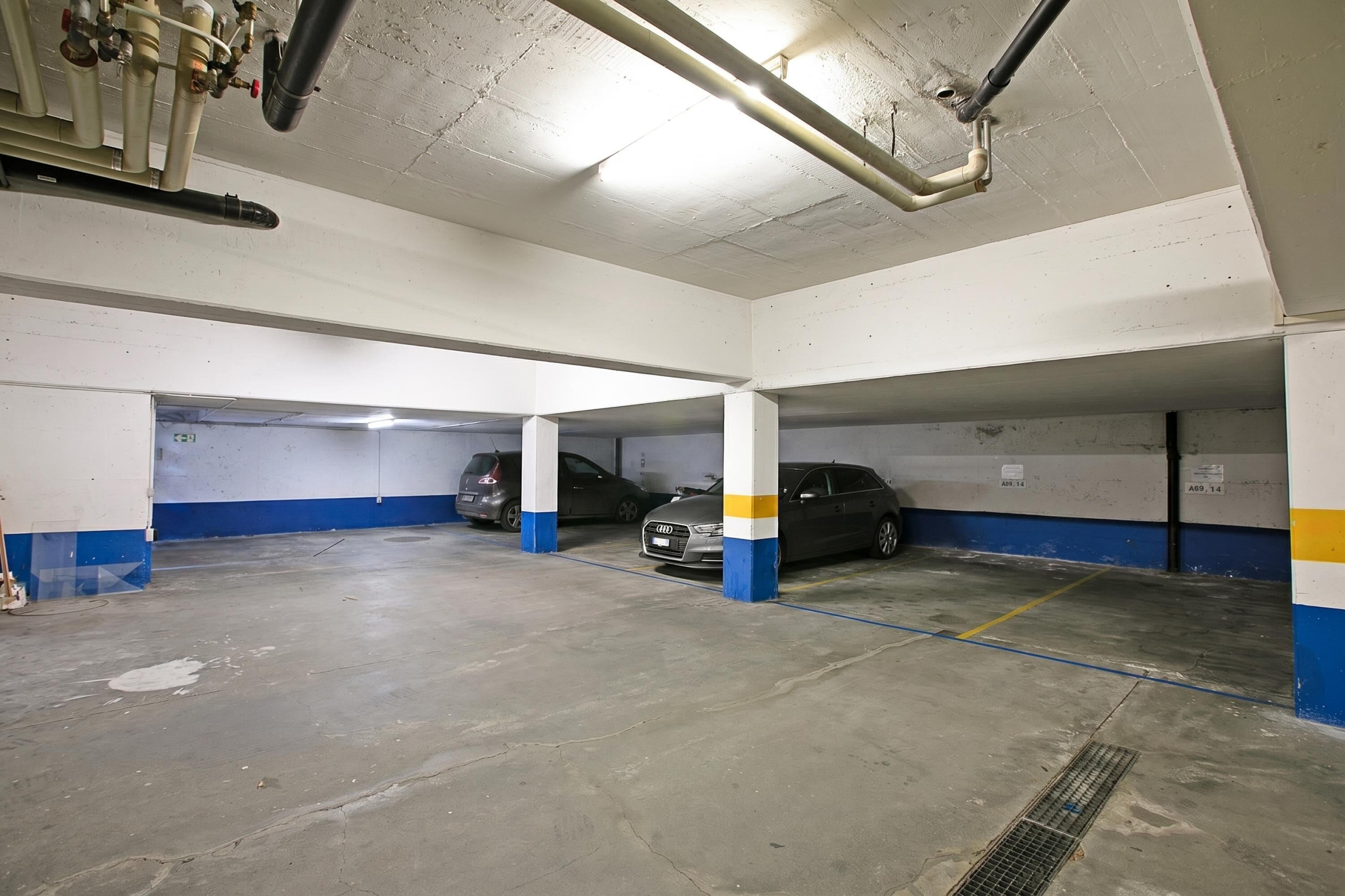 Standard Studio (Lean Home) | Parking