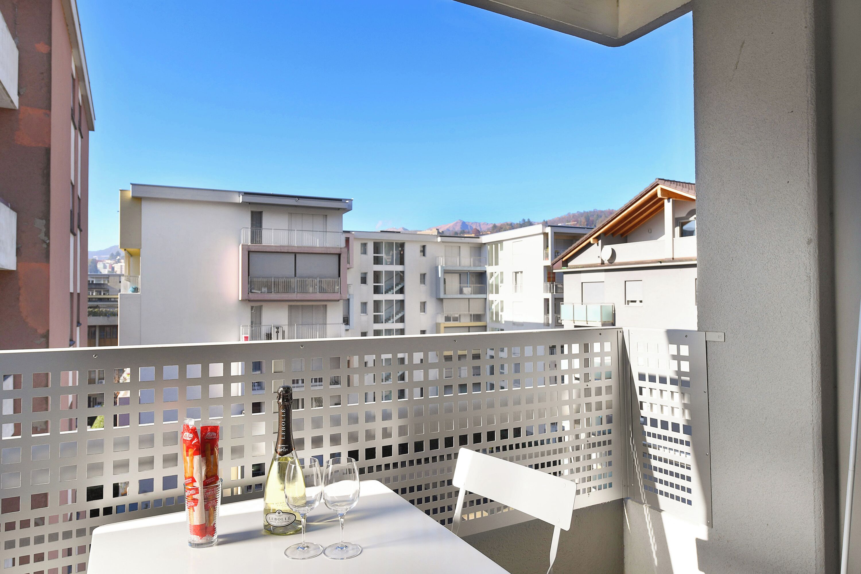 Standard-Apartment, Mehrere Schlafzimmer (Santi Apartment Few Min From Lake) | Speisen im Freien