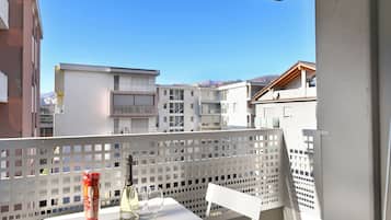Standard Apartment, Multiple Bedrooms (Santi Apartment Few Min From Lake) | Outdoor dining
